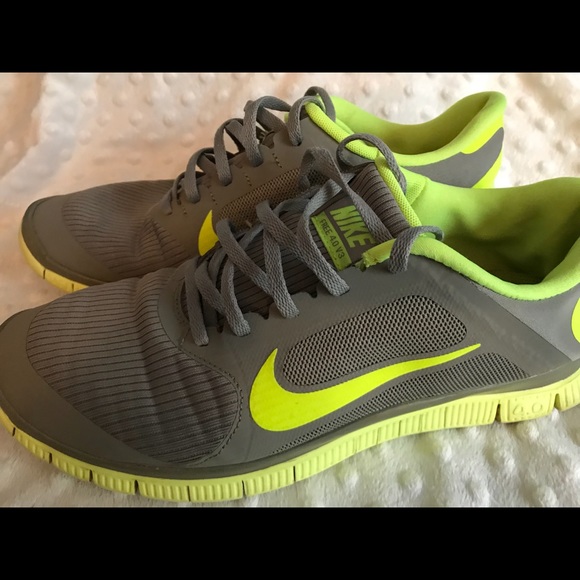 nike free trainer 4.0 v3 mens grey